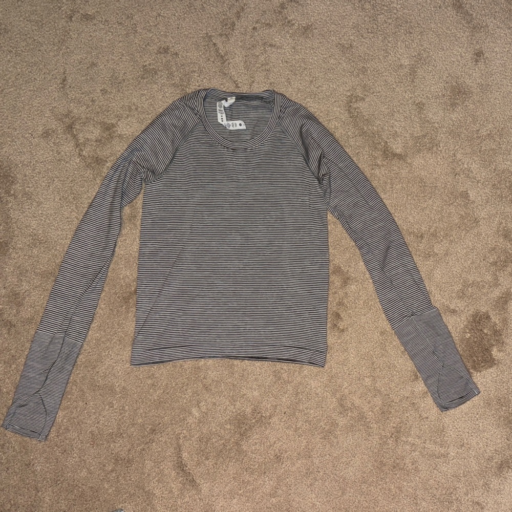 Lulu Lemon Swiftly Tech Long Sleeve 2.0 Race Length